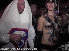Des nus et des flashs en public pendant les dernières heures du festival de fantaisie de Key West