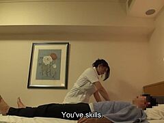 Японский массаж превращается в измену с массажисткой