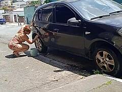 Outdoor car-wash turns into voyeuristic ass-exhibition with amateur wife