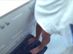Ibu tiri yang curang mendapat pantatnya ditiduri dan dipenuhi air mani dalam video hardcore ini