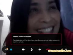 Una coppia asiatica matura diventa cattiva sulla webcam
