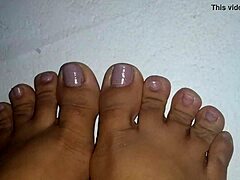 Pretty toes for fetishists' delight