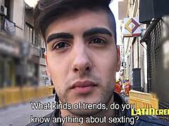 Gay Latino-pojke blir stygg offentligt