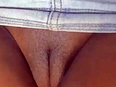 Vagina besar dan klitoris besar mencapai orgasme dengan amatir yang cantik