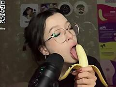 Bananowy blowjob w HD